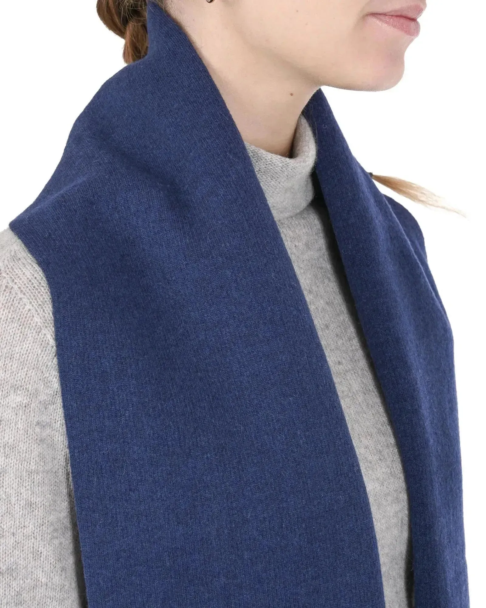Crown of Edinburgh Cashmere Women's Elegant Cashmere Women Scarf in Royal Blu - One Size