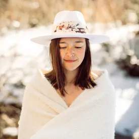 Freya - Begonia Hat in White