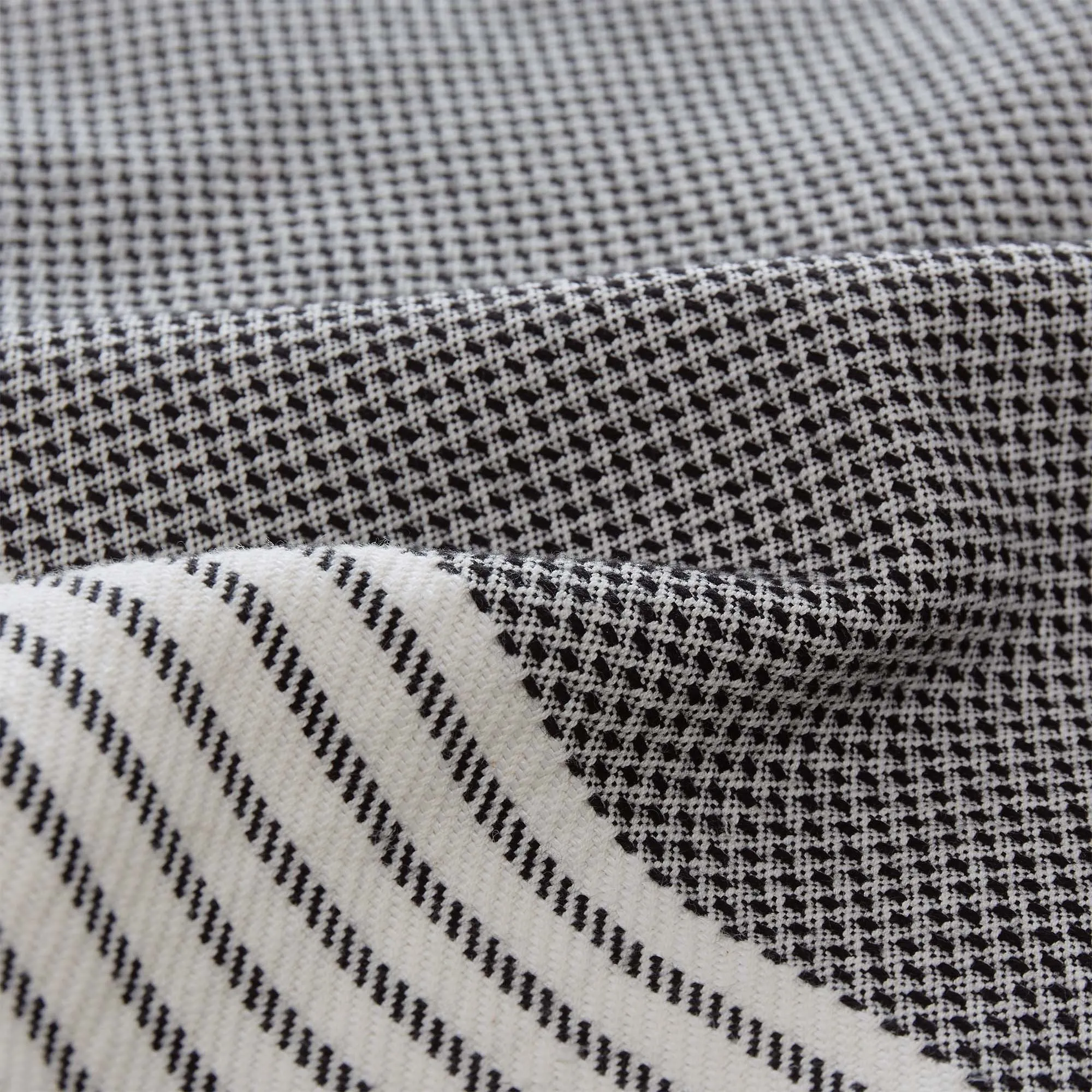 Kadan european linen Quilt [Black/Cream]